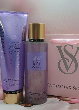Подарунковий набір love spell shimmer victoria's secret.
оригінал із сша