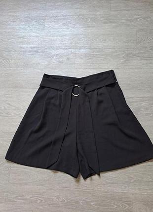 Черные стильные базовые шорты бермуды zara