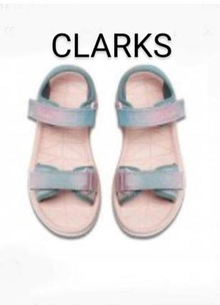 Стильні босоніжки бренду clarks made in india принт 🌈🌈🌈   uk.  6   eur  22,5