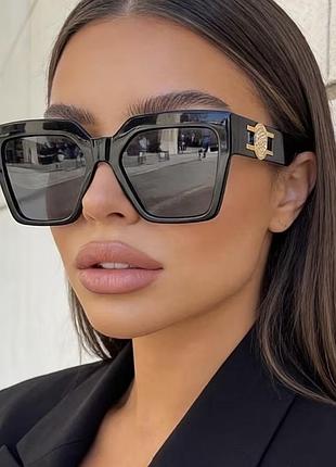 Окуляри сонцезахисні oversize black gold