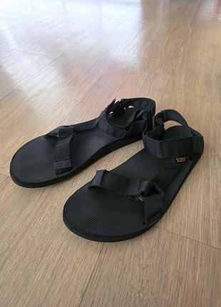 Босоножки teva  размер 42