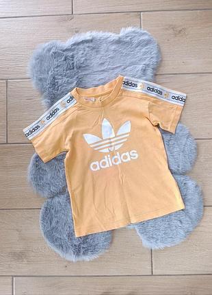 Футболка на мальчика adidas originals 2-3 года 98см
