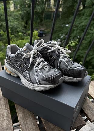 Кросівки new balance