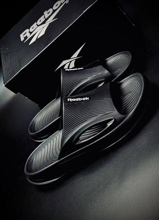 Шльопанці рібок чоловічі чорні шлепки reebok для щоденного носіння та пляжу