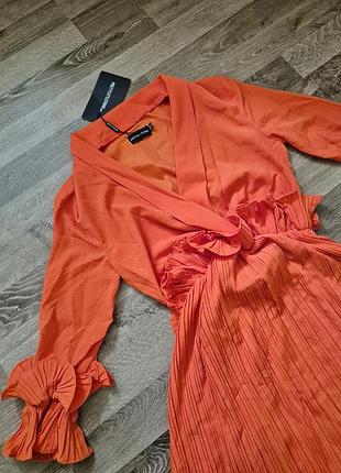 Яркое мини платье prettylittlething 5