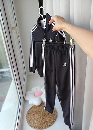 Костюм спортивный adidas