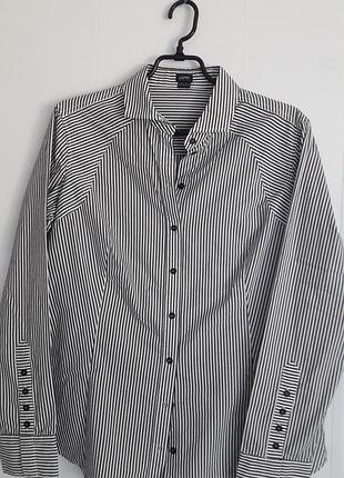 Esprit 
40/l /48
стильна жіноча сорочка  з довгими рукавами , приталена в сіро- білу полоску.
бавовна,поліамід,  еластан
ідеальний стан ( стан нової)