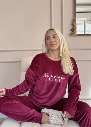 Велюровий жіночий костюм s/m pijamoni