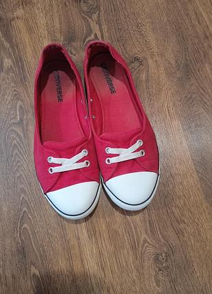 Продам жіночі кеди бренду converse