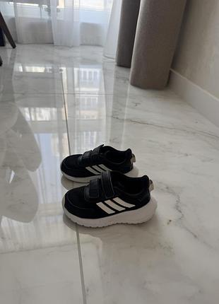Кросівки adidas