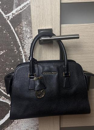 Роскошная кожаная сумка michael kors  среднего размера черная