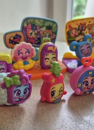 Коллекционные фигурки moji pops 4