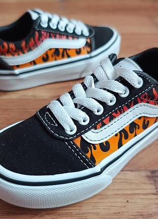 Кеди vans р27 довжина учтілки по факту 17см