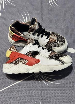 Дитячі кросівки nike air huarache run se 'doodle'