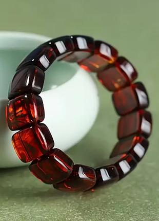 Оригинальный браслет из искусственных камней