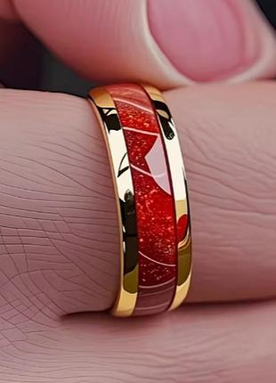 Оригінальна золотиста каблучка із червоною акріловою заставкою, розмір 20