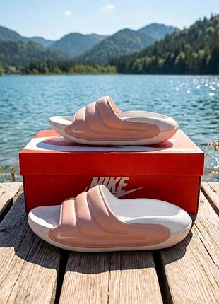 Жіночі шльопанці nike calm slide /біло рожеві жіночі шльопанці