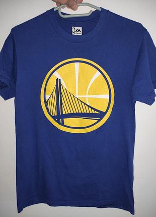Спорт катон синяя футболка majestic с изображением логотипа golden state warriors выполнена из хлопка.s