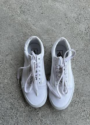 Білі кеди vans