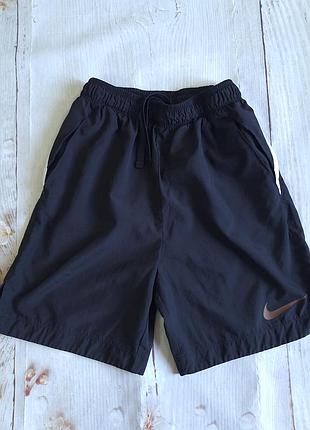 Спортивные шорты nike указан рост 147-158