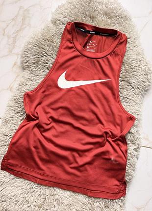 Яскрава спортивна майка з широкими проймами nike