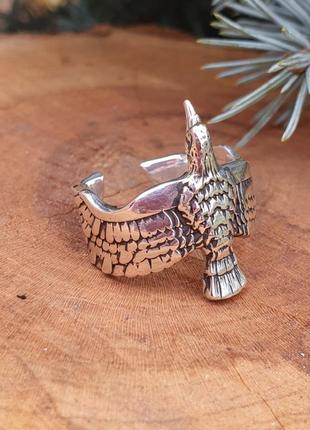 Срібне кільце ворона