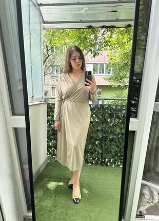 Сукня h&m міді з v-вирізом, світло-бежева з оливковим відтінком