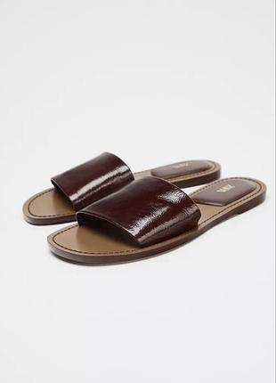 Босоніжки-шльопанці бренду zara