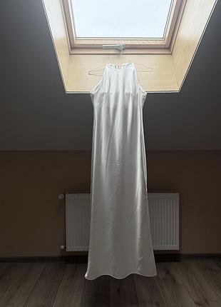 Атласна сукня бренду must have