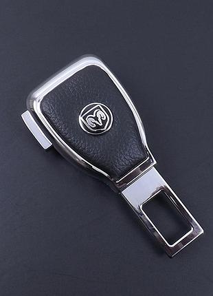 Заглушка ременя безпеки метал "dodge" (1шт) цинк.сплав + шкіра + вхід під ремінь (№5)
