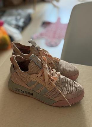 Кросівки рожеві adidas