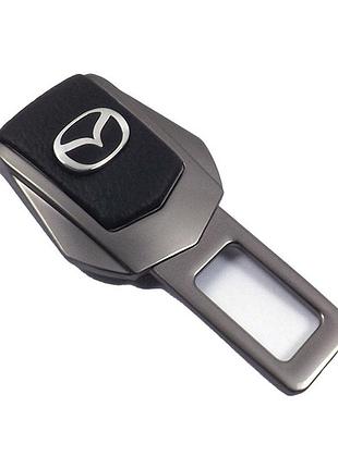 Заглушка ременя безпеки метал "mazda" (1шт) цинк.сплав + шкіра (тип №2) графіт