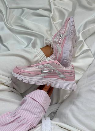Nike initiator pink grey