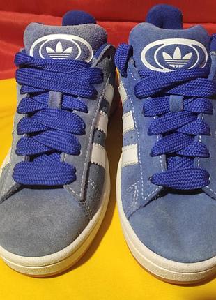 Стильные замшевые синие кроссовки adidas campus
