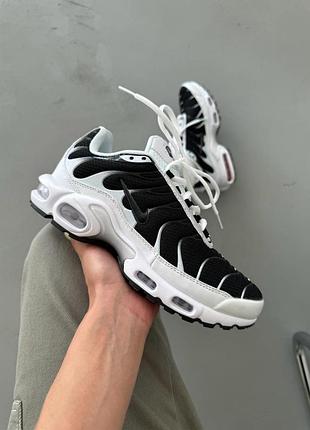 Білі кросівки унісекс nike air max tn plus black white х ейр макс тн плюс 45