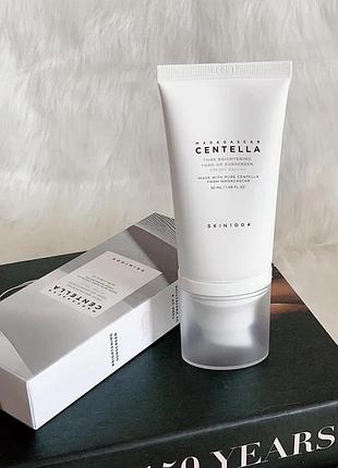 Уценка!!! осветляющий солнцезащитный крем skin1004 madagascar centella tone brightening tone-up sunscreen 50 мл