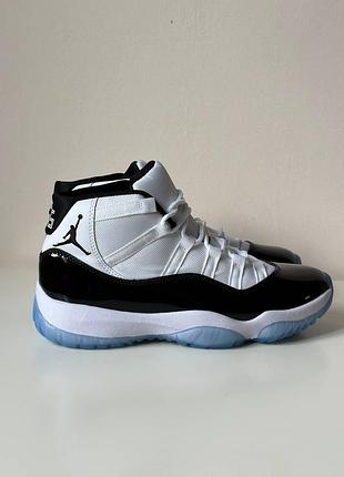 Мужские кросовки air jordan 11 retro black white 44