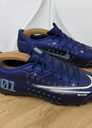 Оригінальні футбольні сороконоги nike mercurial