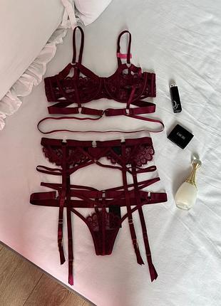 Новий комплект білизни hunkemöller private collection 75b/s мереживний бордо
