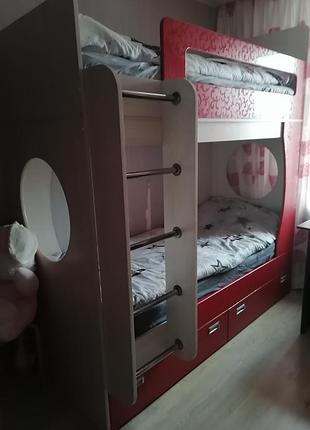 Двоповерхове ліжко+письмовий стіл