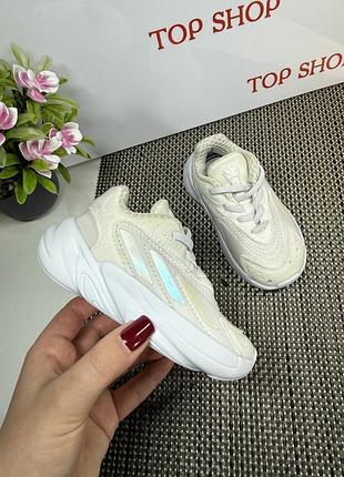Оригінальні кросівки adidas