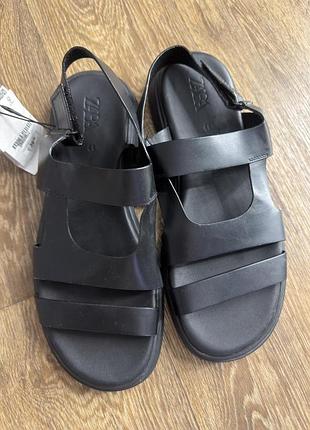 Мужские кожаные сандалии zara