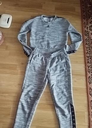 Продам костюм adidas женский
