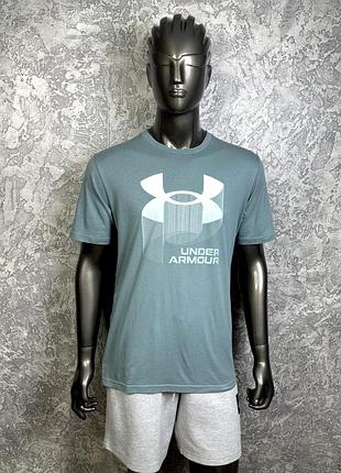 Under armour heatgear футболка l размер спортивная с принтом