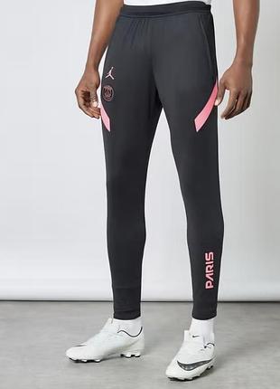 Nike paris saint-germain strike