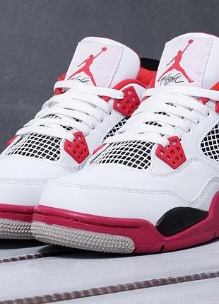 Стильні кросівки nike air jordan 4 retro