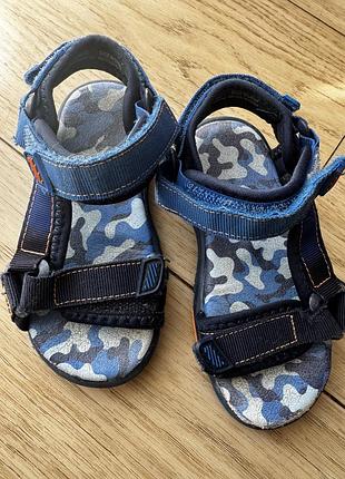 Босоніжки на липучці