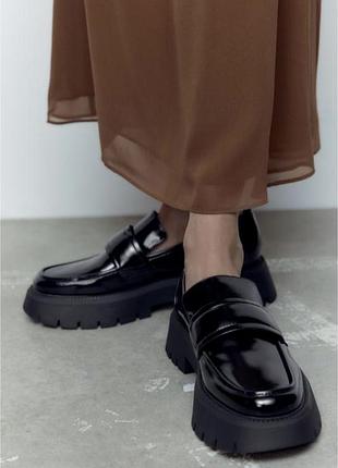 Лакові лофери zara 37
