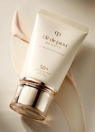 Крем для обличчя від clé de peau beauté spf 50