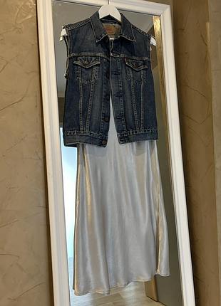Трендовий жилет levi’s